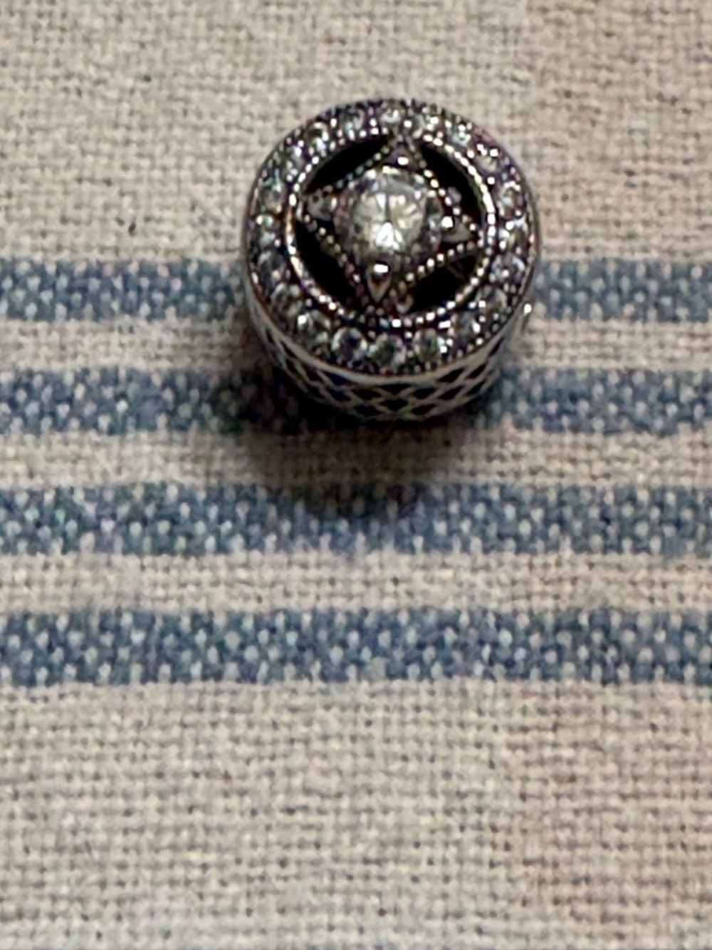 Pandora vintage allure charm